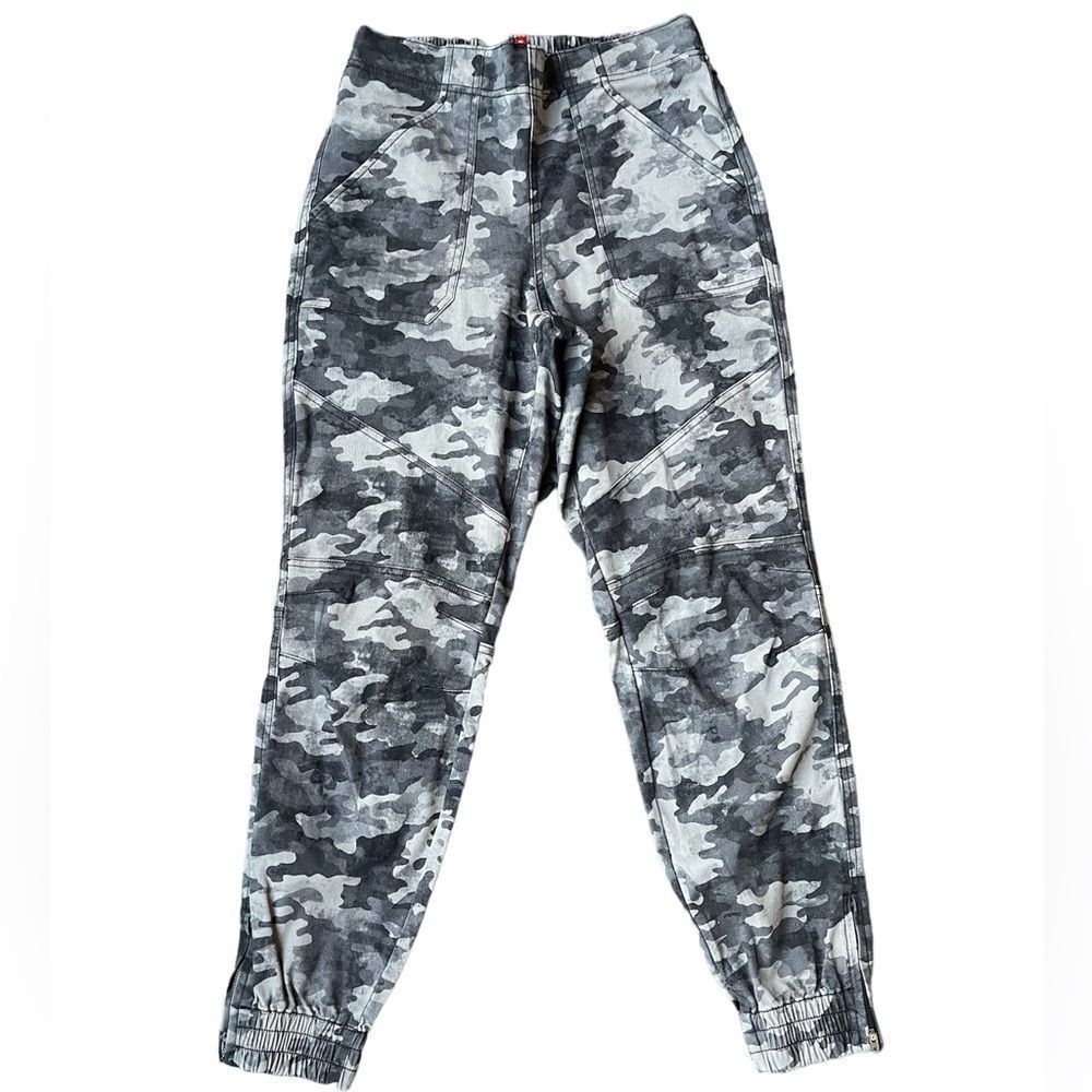 Spanx stretch twill jogger , BLACKWASH CAMO, women’s Large, new without tags